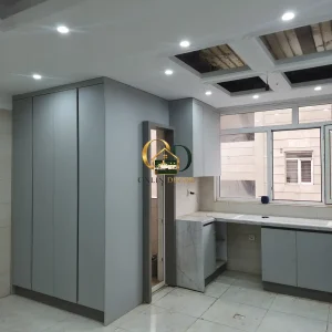مدل کابینت هایگلاس طوسی مناسب آشپزخانه کوچک | آنلاین دکور